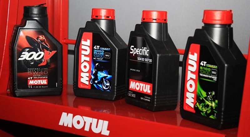 Tips Memilih Oli Motor Terbaik dan 9 Rekomendasinya Oli Motor Motul