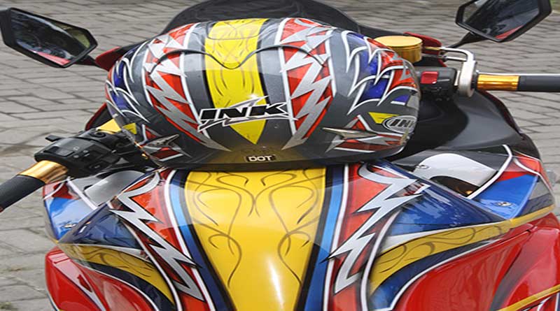 Corak Helm Jadi Acuan Modifikasi Kawasaki Ninja 250 Ini. Keren Banget Hasilnya corak modifikasi kawasaki ninja 250