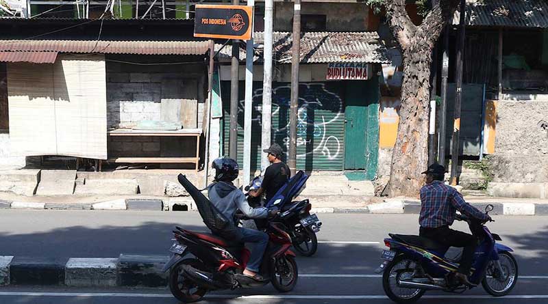 3 Bahaya Berkendara Melawan Arus, dari Pidana Sampai Hilang Nyawa! berkendara melawan arus