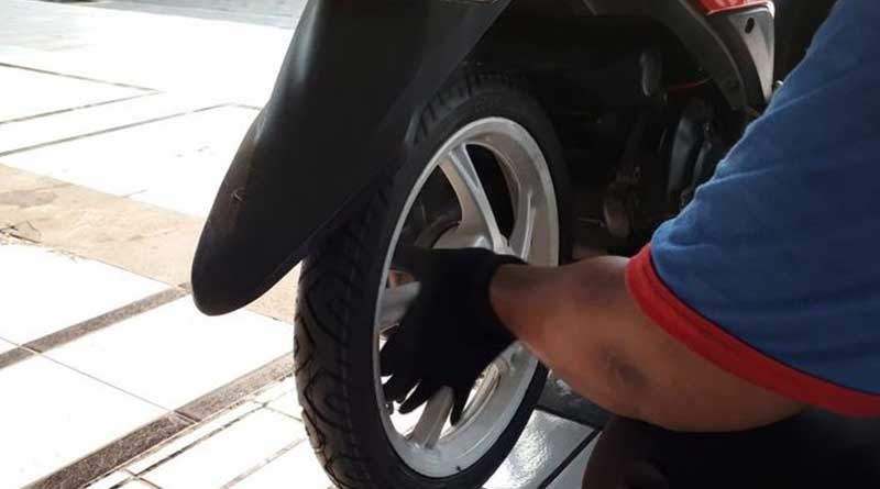5 Tips Modifikasi Ban Motor, Jangan Asal tanda ban motor harus diganti