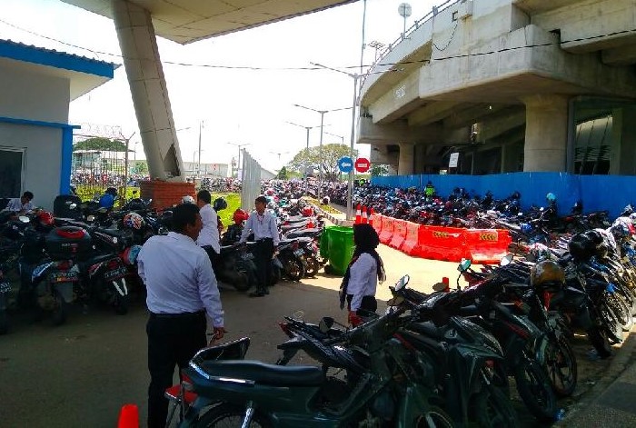 Lokasi dan Tarif Parkir Inap Bandara Soekarno Hatta Parkir inap motor Bandara Soekarno Hatta