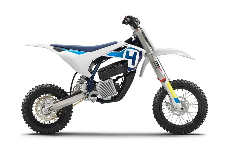 Motor Tracker Husqvarna Meluncur di IIMS Motobike, Berapa Harganya? Husqvarna EE5 IIMS Motobike 2019
