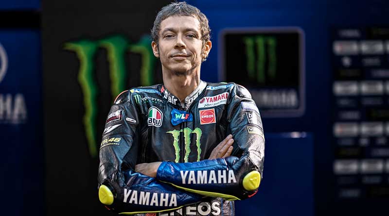 Akhirnya Valentino Rossi Naik Podium, Tapi di Balap Mobil valentino-rossi-siap-tunda-pensiun-di-motogp-2021,-ini-syaratnya!