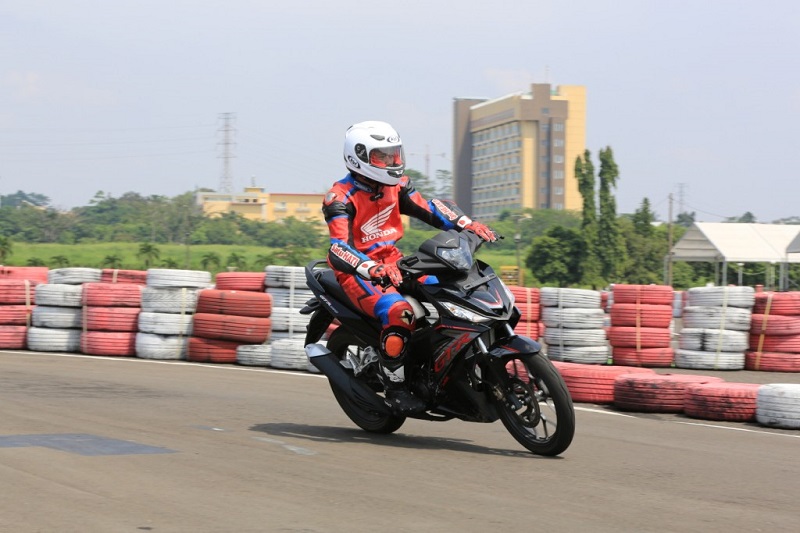 7 Perbedaan Supra GTR 150 Vs Sonic 150, Mana Lebih Baik? Supra GTR 150
