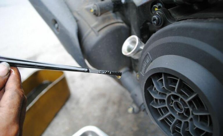 5 Ciri-Ciri Motor Harus Ganti Oli, Jangan Sampai Telat ciri-ciri oli motor harus diganti