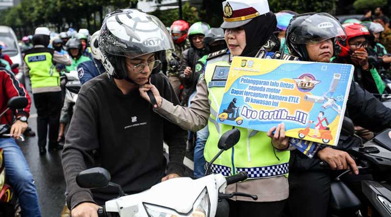 Pemotor Wajib Pakai Helm SNI, Ini Dendanya Jika Melanggar pemotor-wajib-pakai-helm-sni-segini-dendanya-jika-melanggar