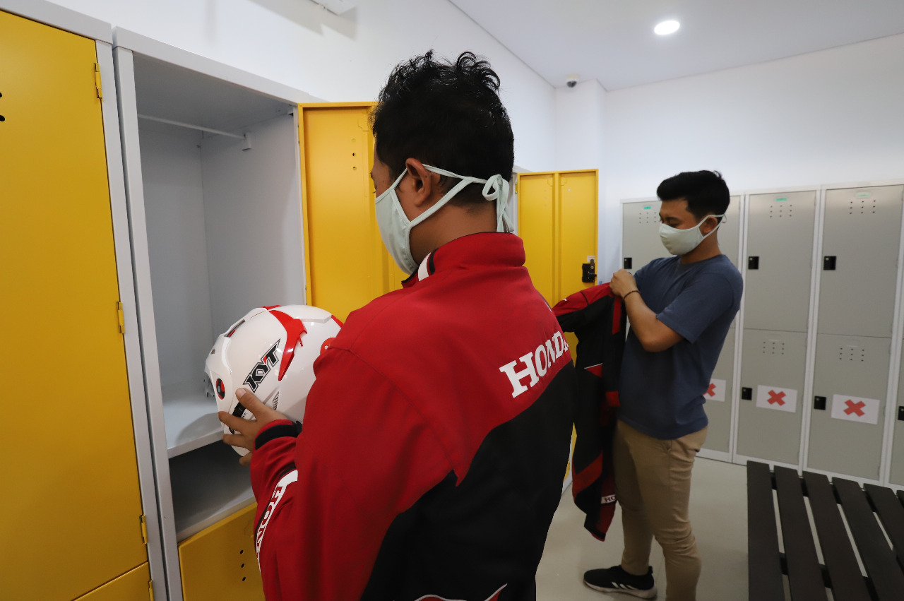Tips Naik Motor Saat Korona, Jangan Asal! naik motor saat korona