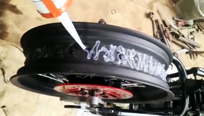 3 Cara Velg Jari-jari Bisa Pakai Ban Tubeless pelek jari-jari pakai ban tubeless