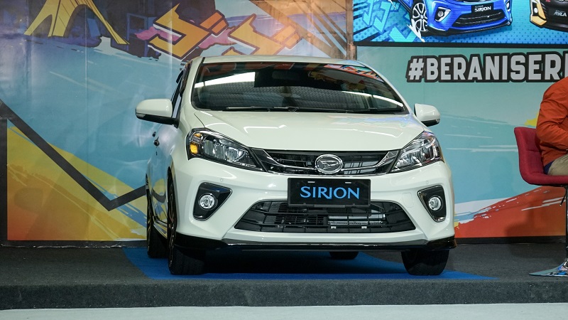 5 Perbedaan Daihatsu Sirion Facelift Vs Lama Daihatsu Sirion facelift 2020 harga naik Rp3,7 jutaan