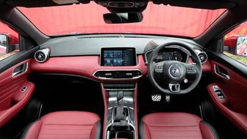 Interior MG HS