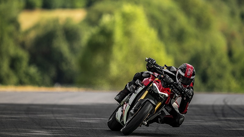 Italia Lockdown Korona, Ducati Malah Luncurkan Streetfighter V4 spesifikasi dan harga ducati streetfighter v4