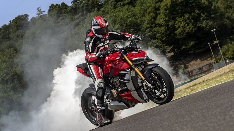 Italia Lockdown Korona, Ducati Malah Luncurkan Streetfighter V4 spesifikasi dan harga ducati streetfighter V4