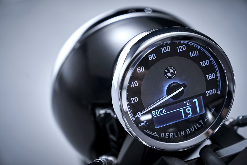 Motor Retro BMW R18 Meluncur Saat Korona, Rp200 Jutaan! Speedometer BMW R18