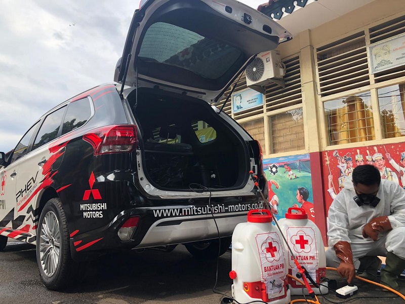Mitsubishi Outlander PHEV Support Penyemprotan Disinfektan PMI Outlander PHEV PMI