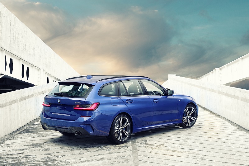 Spesifikasi dan Harga BMW Seri 3 Touring, Cuma 25 Unit! Spesifikasi Harga BMW Seri 3 Touring