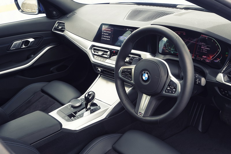 Spesifikasi dan Harga BMW Seri 3 Touring, Cuma 25 Unit! Interior BMW Seri 3 Touring