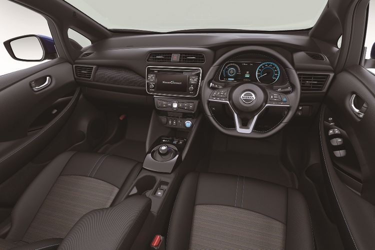 Harga Nissan Leaf Indonesia Terungkap, Mobil Listrik Termurah? Interior Nissan Leaf