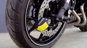 Cara Melacak Motor Hilang, Mudah dan Patut Dicoba! Gembok motor anti maling
