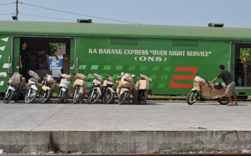 Cara Kirim Motor ke Luar Kota dan Tarifnya, Mahal? Kereta Api jadi Cara Kirim Motor Paling Tepat