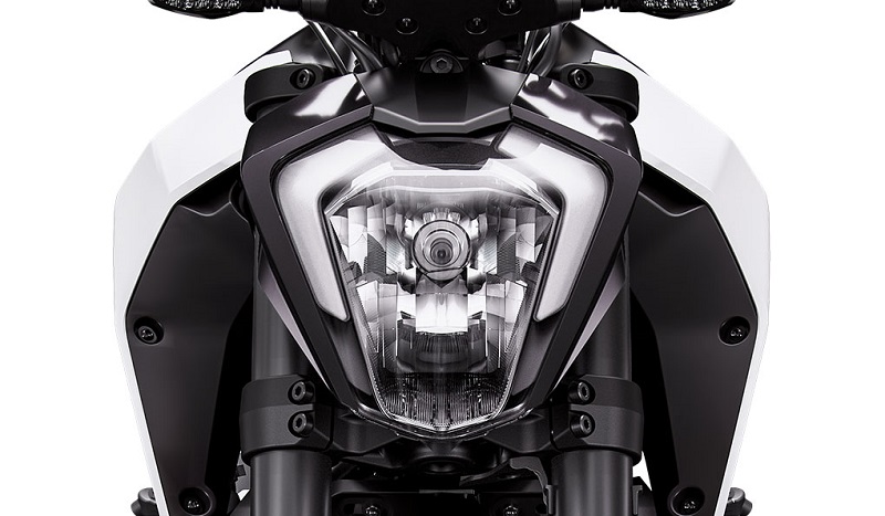 5 Kelebihan KTM Duke 250 yang Tidak Dipunya MT-25 lampu depan