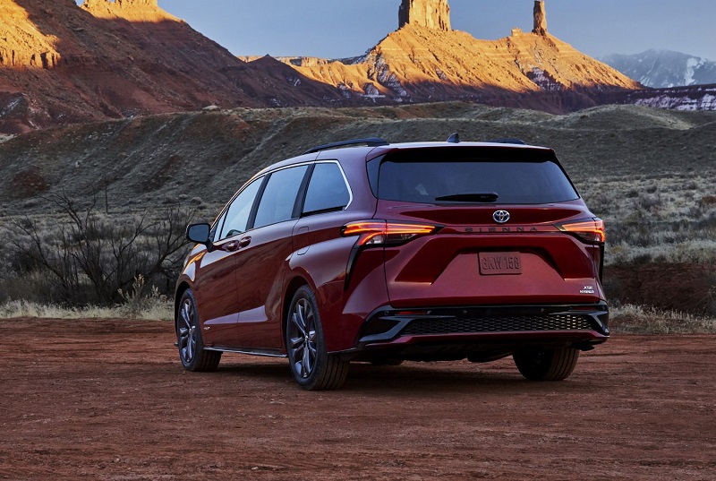 Spesifikasi Toyota Sienna, Alphard Kalah Mewah? spesifikasi toyota sienna
