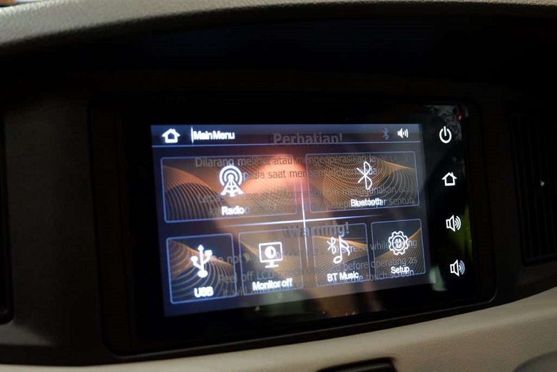 5 Keunggulan Daihatsu Sigra, Ada Fitur Rahasia head unit