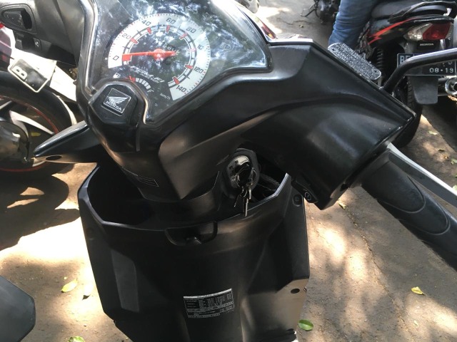 Cara Kunci Stang Motor yang Benar untuk Hindari Pencurian Kunci stang arah kanan