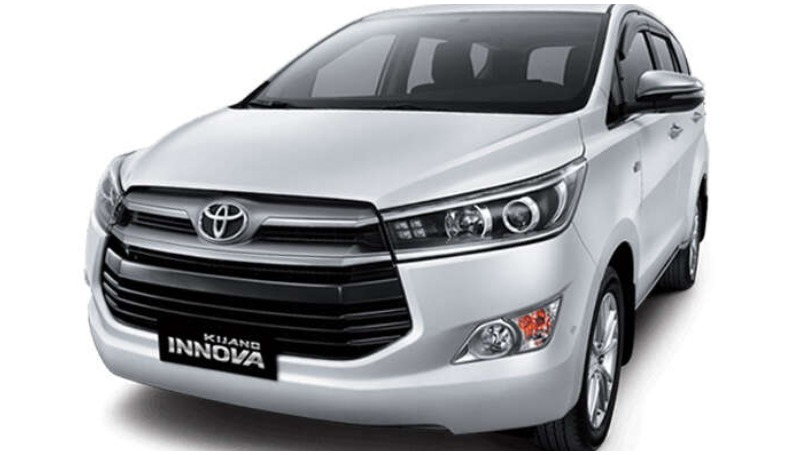 8 Rekomendasi Mobil Keluarga Terbaik di Indonesia Toyota Kijang Innova Reborn