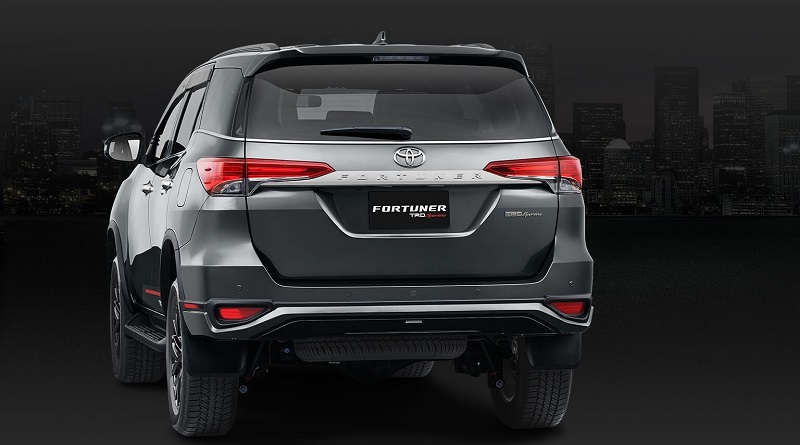 Mitsubishi Pajero Sport Vs Toyota Fortuner, Mana Lebih Baik? toyota fortuner vrz trd