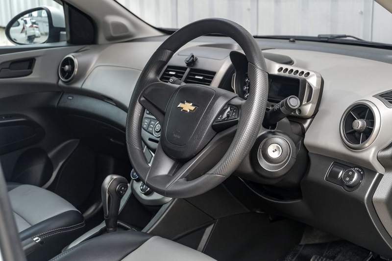 Ketahui Fungsi Power Steering dan Cara Merawatnya fungsi power steering hidrolik