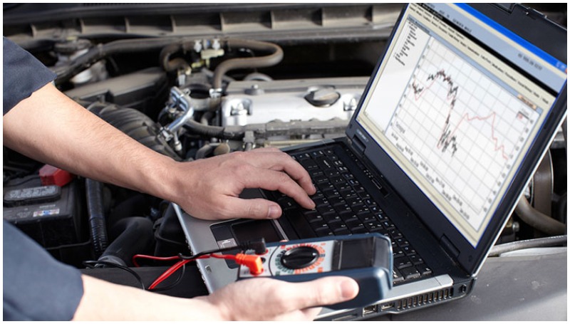 Mengenal Ciri-Ciri ECU Mobil Rusak, Awas Salah Penanganan! Proses pengecekan ECU mobil yang rusak