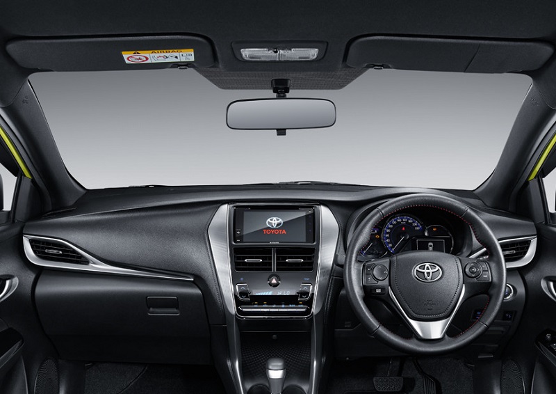 3 Kekurangan Toyota Yaris Terbaru Interior Toyota Yaris