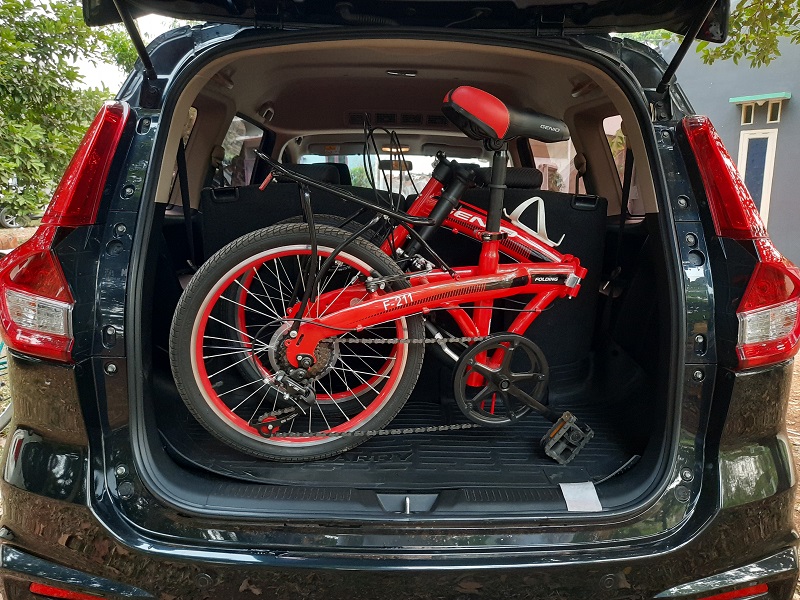 6 Kelebihan Suzuki Ertiga, Pahami Sebelum Beli! Membawa sepeda di mobil