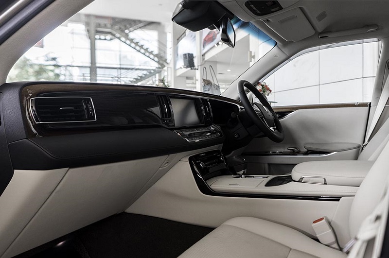 Toyota Century, Sedan Mewah Terbaru yang Masuk ke Indonesia Interior Toyota Century