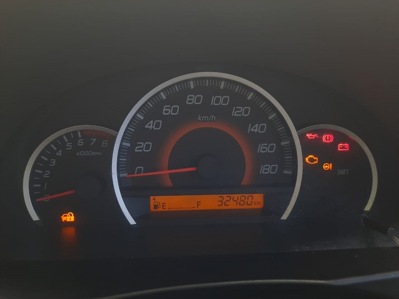 5 Penyebab Lampu Indikator Mobil Menyala Terus Indikator accu mobil