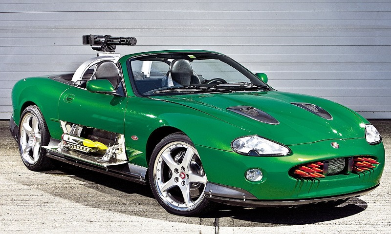 7 Mobil James Bond Dari Masa ke Masa yang Melegenda Jaguar XKR James Bond