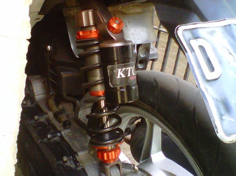 7 Rekomendasi Shockbreaker Motor Terbaik, Pilih Mana? sokbreker Kitaco (KTC)