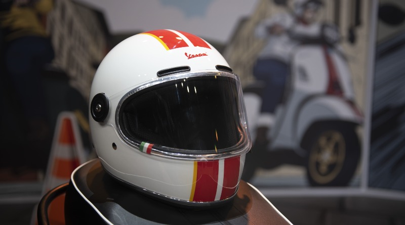 Helm Vespa Racing Sixties Rp 1,9 Juta, Menggiurkan helm vespa racing 60's