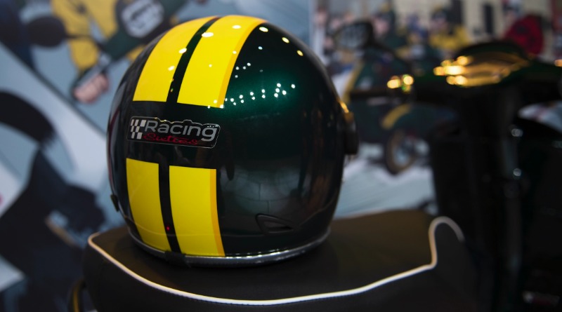 Helm Vespa Racing Sixties Rp 1,9 Juta, Menggiurkan helm vespa full face