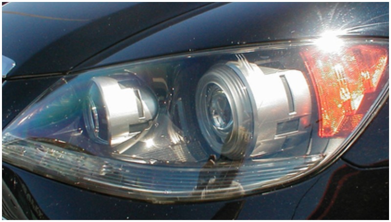 Tips Cara Membersihkan Reflektor Lampu Mobil Agar Kinclong Proses akhir membersihkan reflektor lampu mobil