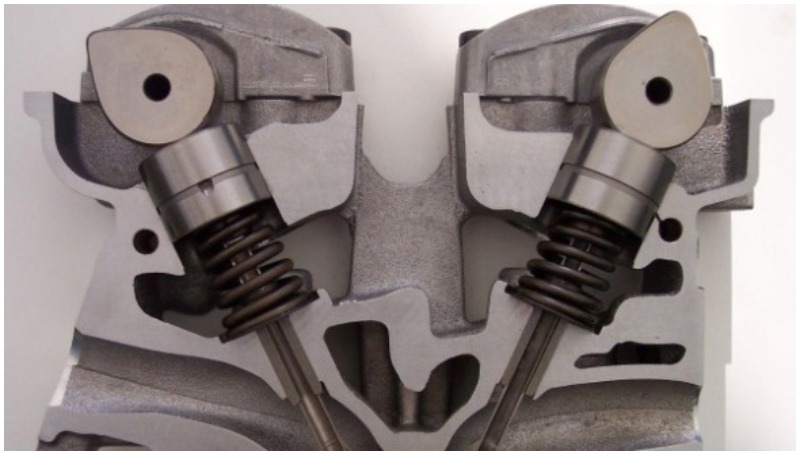 Mengenal Perbedaan Mesin DOHC Vs SOHC, Mana yang lebih baik? DOHC Vs SOHC