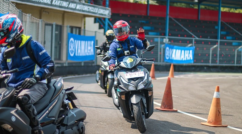 7 Perbedaan Yamaha Aerox Connected ABS dan Standar, Apa saja? perbedaan yamaha aerox connected abs dan standar