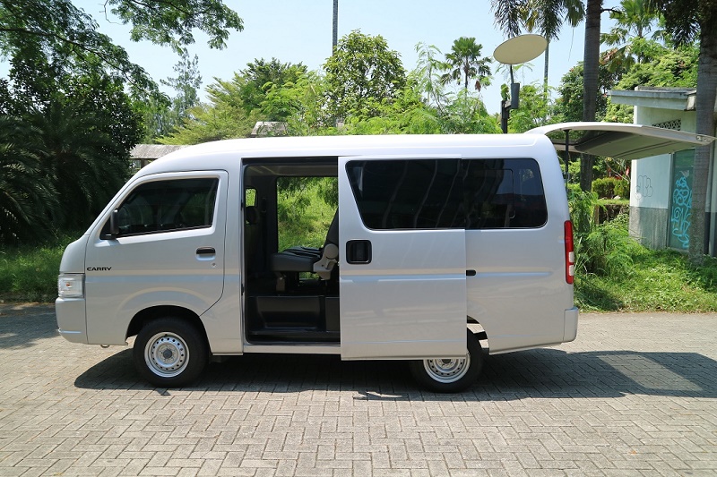 Suzuki Carry Minibus dan Carry Blind Van Rilis, Ini Sosoknya! Suzuki Carry Minibus dan Carry Blind Van mengaspal di Indonesia dengan banderol Rp 200 jutaan