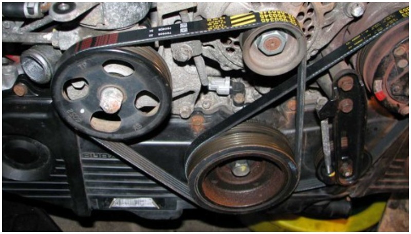 7 Penyebab Temperatur Mobil Naik, Awas Overheat! V-Belt mobil