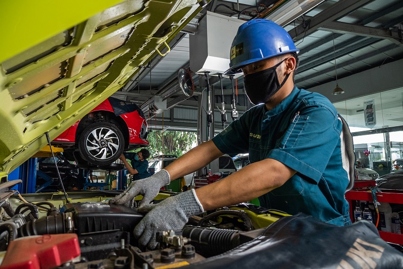 7 Cara Merawat Mobil Saat Musim Hujan, Tidak Sulit Merawat mesin ala Suzuki