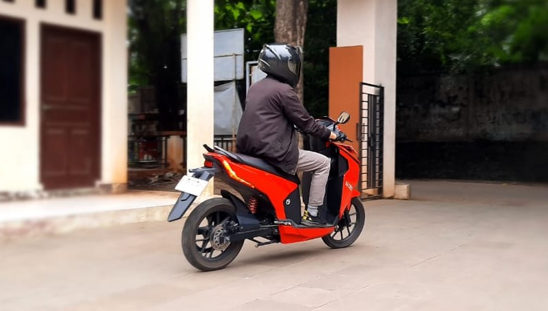 5 Kekurangan Motor Listrik Gesits G1, Harus Tahu! Menghadapi kondisi 'Stop n Go' kurang nyaman