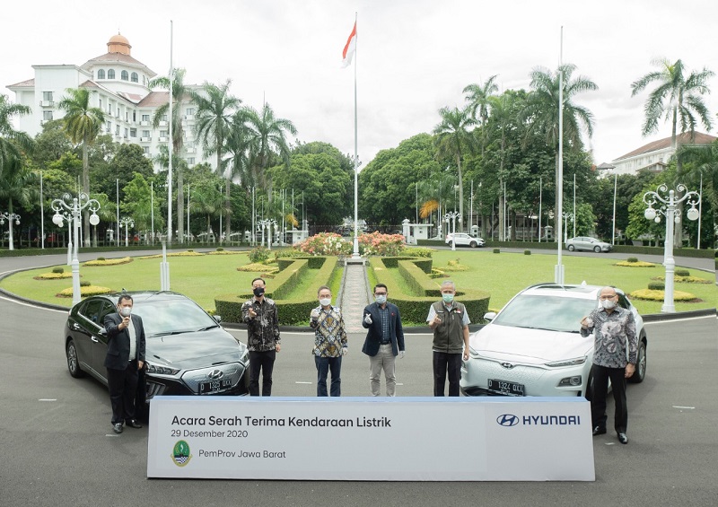 Hyundai Ioniq dan Kona Electric Jadi Mobil Dinas Kang Emil Hyundai Ioniq dan Kona Electric jadi mobil dinas Pemprov Jabar