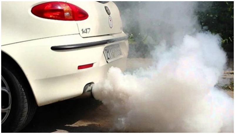 Knalpot Mobil Keluar Air, Apakah Normal? Mobil mengeluarkan asap berwarna putih