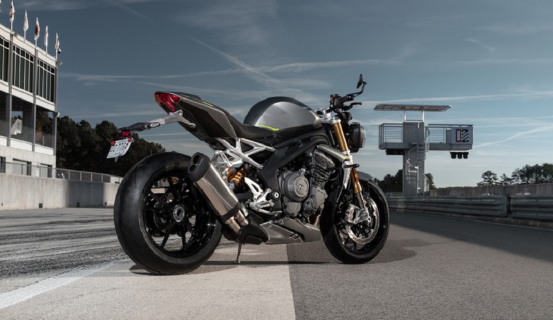 Triumph Speed Triple 1200 RS, Motor Tiga Silinder Terbuas triumph speed triple 1200 rs