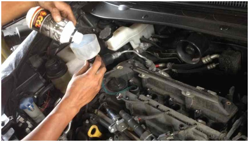 6 Kiat Lulus Uji Emisi Mobil Ala Suzuki, Tidak Sulit penggunaan carbon clean penting untuk membersihkan ruang mesin
